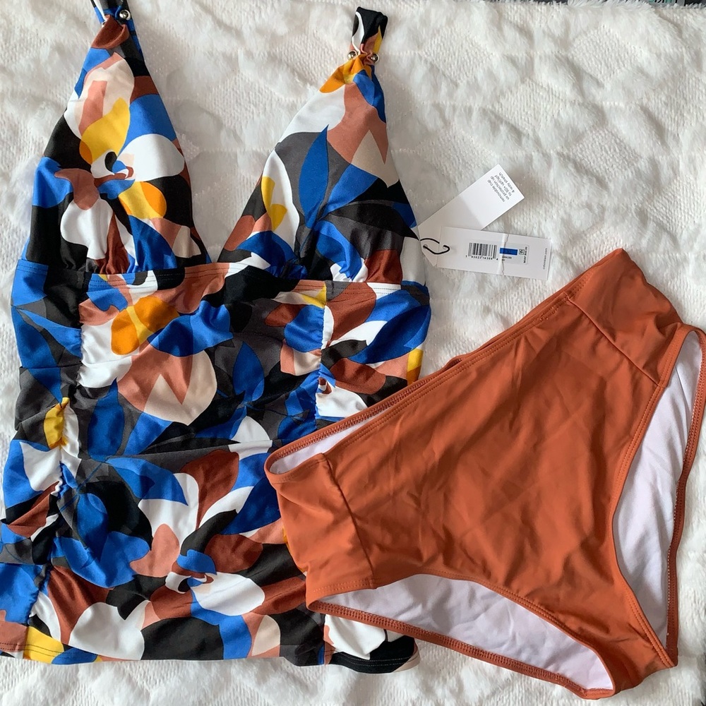 Calvin Klein Women's Standard Barbell Tankini Top w/free bottom
